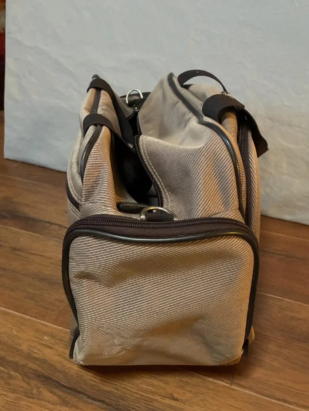 Dockers Weekend Duffle Overnight Carry On Travel Bag Tan NO Shoulder Strap.